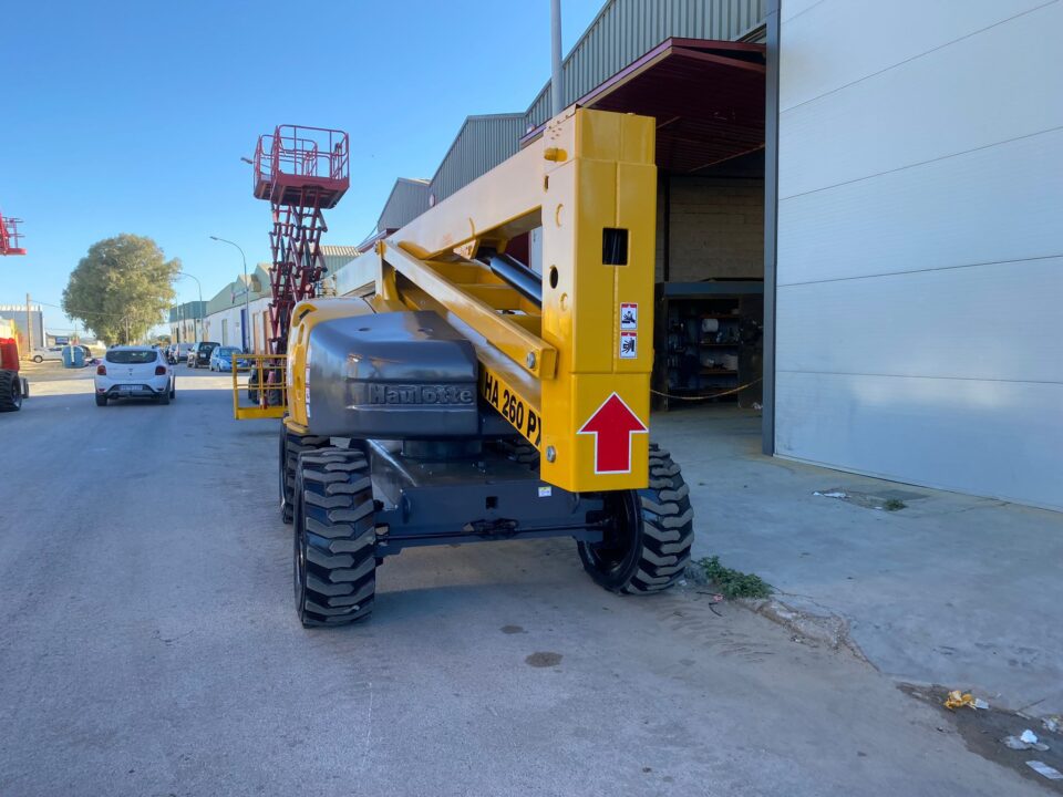 Diesel articulated boom lifts of 26 metres working height